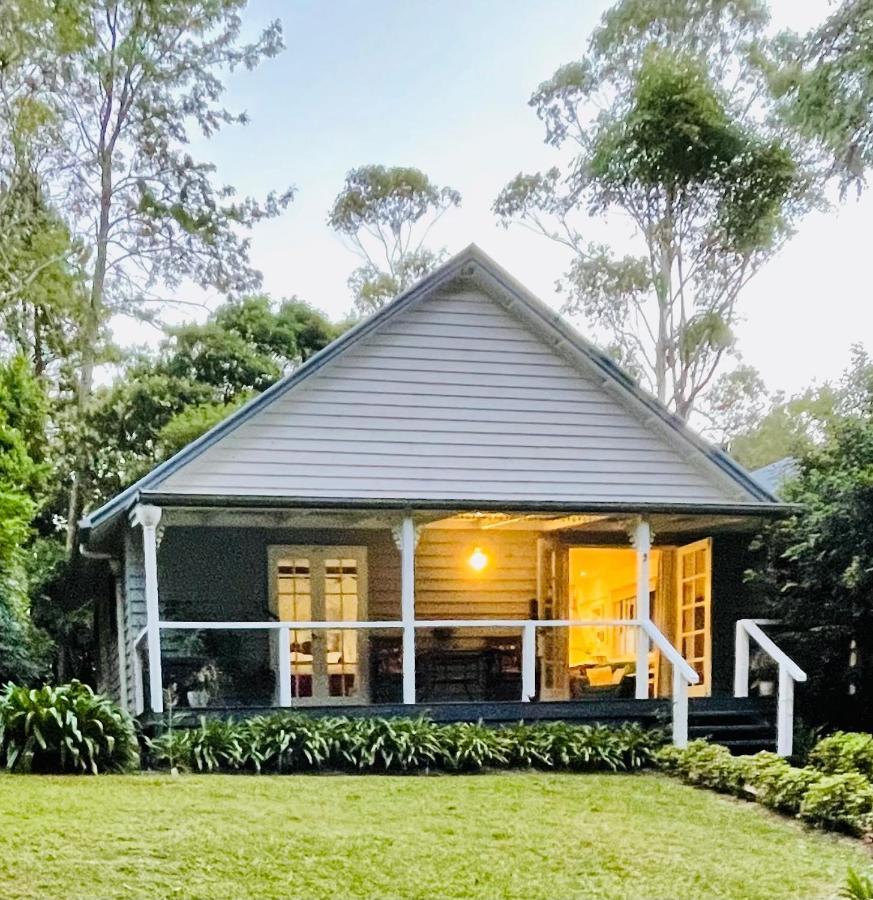 Romantic Cottage, Tamborine Mountain Екстер'єр фото