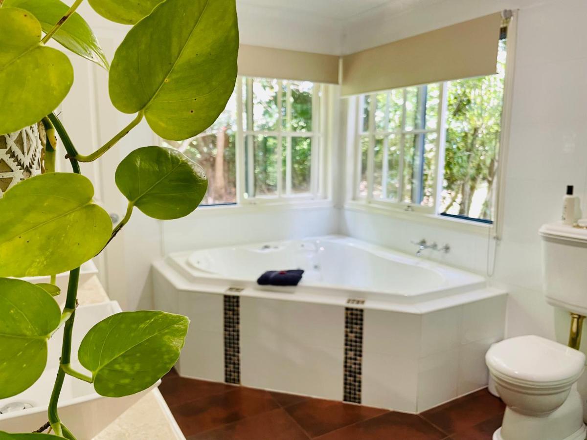 Romantic Cottage, Tamborine Mountain Екстер'єр фото