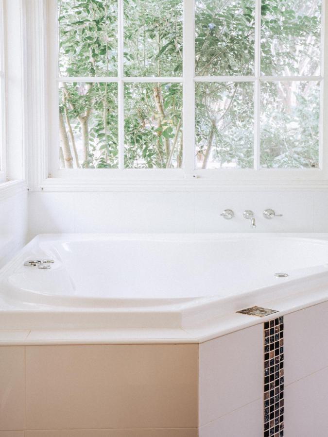 Romantic Cottage, Tamborine Mountain Екстер'єр фото