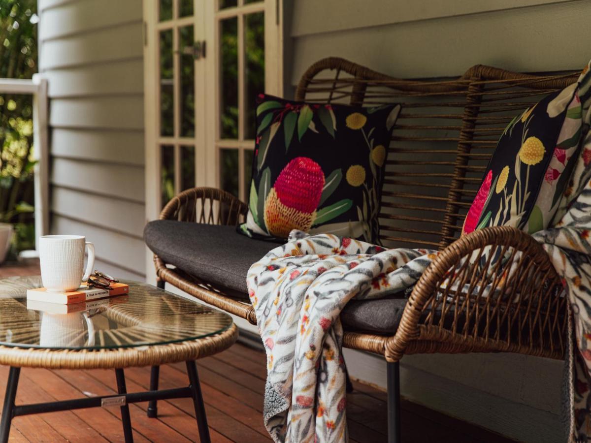 Romantic Cottage, Tamborine Mountain Екстер'єр фото